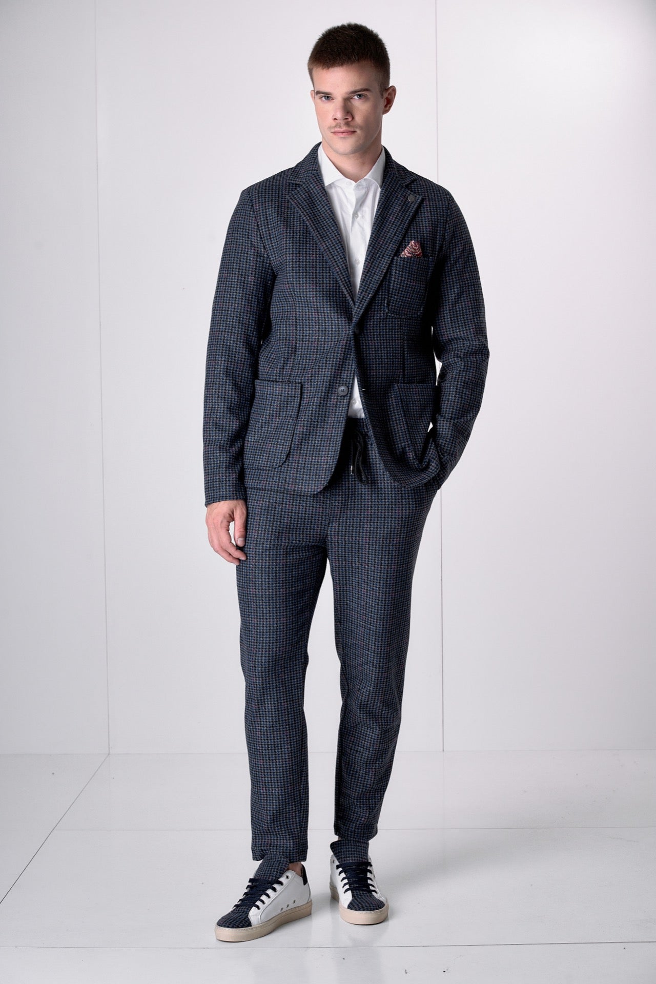 Giacca Monopetto Sartoriale Pied de Poule Blu e Bordeaux con interni e pochette in tessuto V2