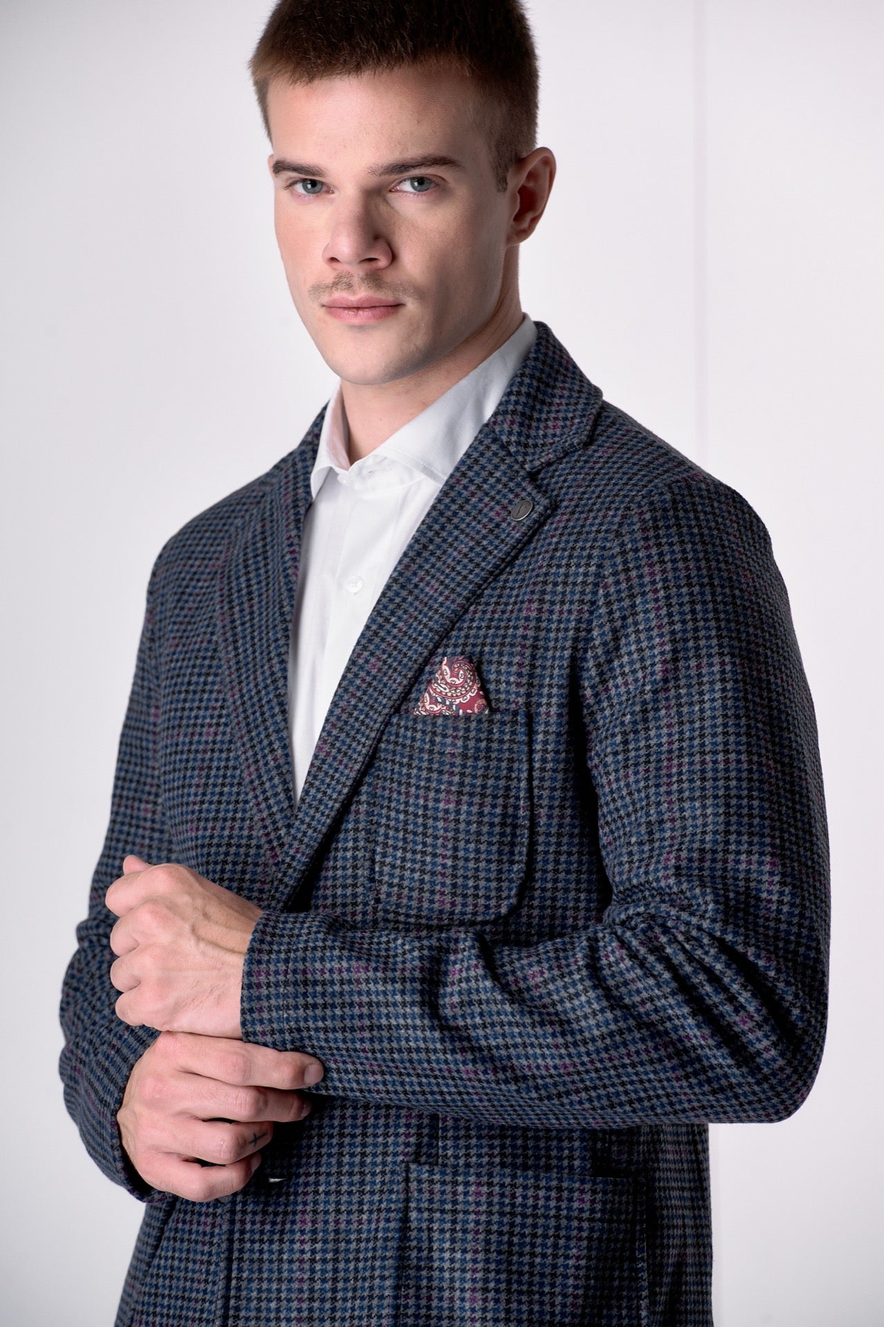 Giacca Monopetto Sartoriale Pied de Poule Blu e Bordeaux con interni e pochette in tessuto V2