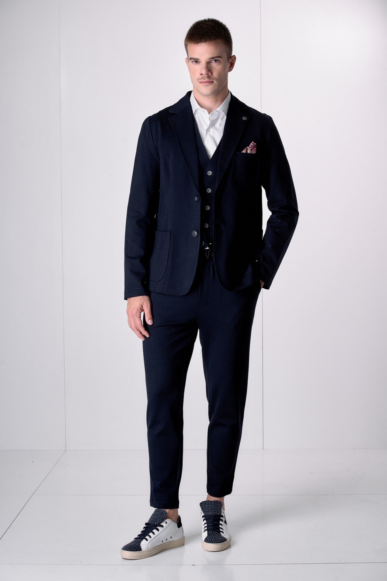 Giacca Monopetto Sartoriale Blu con interni e pochette in tessuto V2