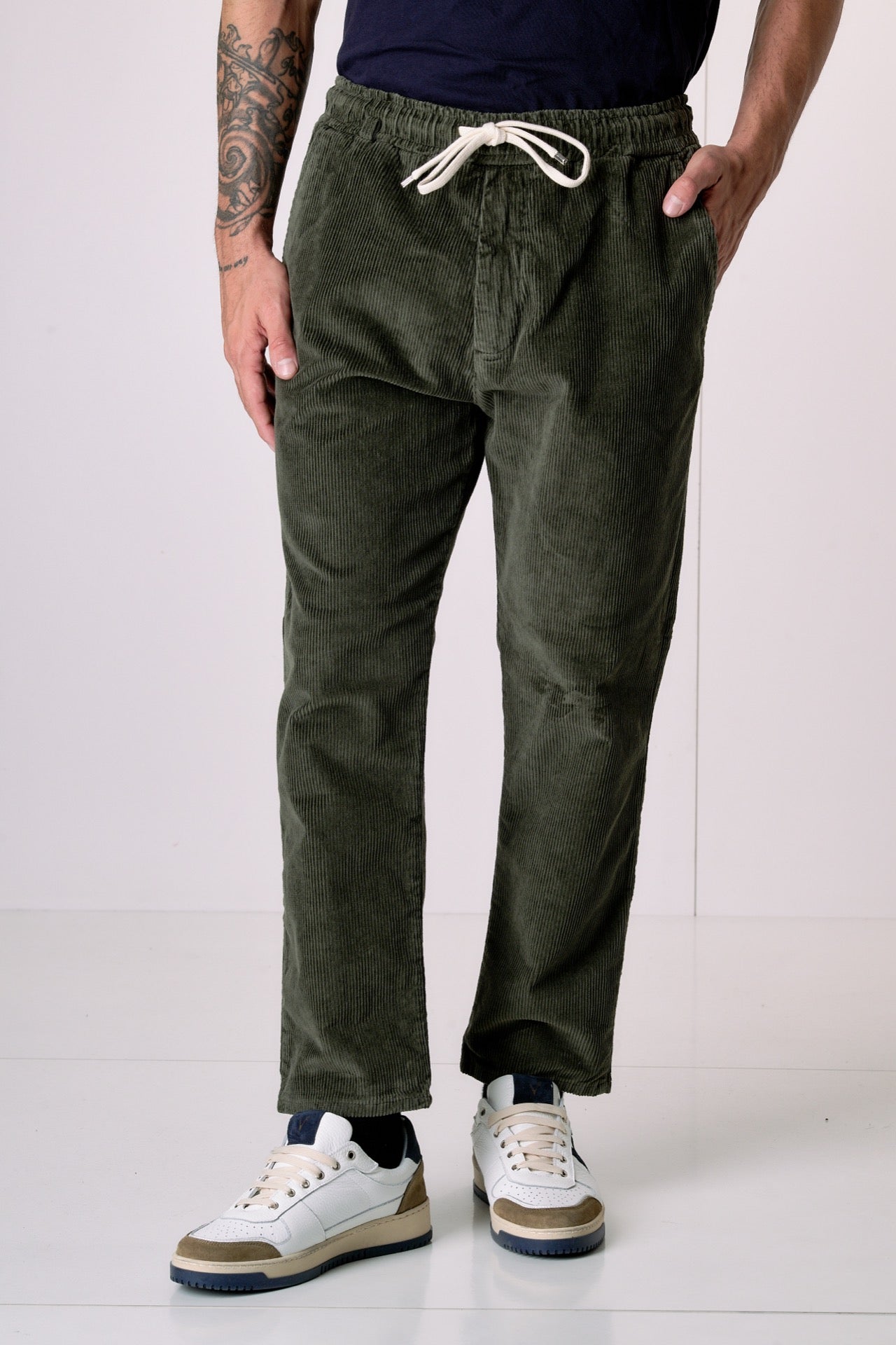 ALICANTE VELLUTO - Pantalone rocciatore in velluto Verde Militare