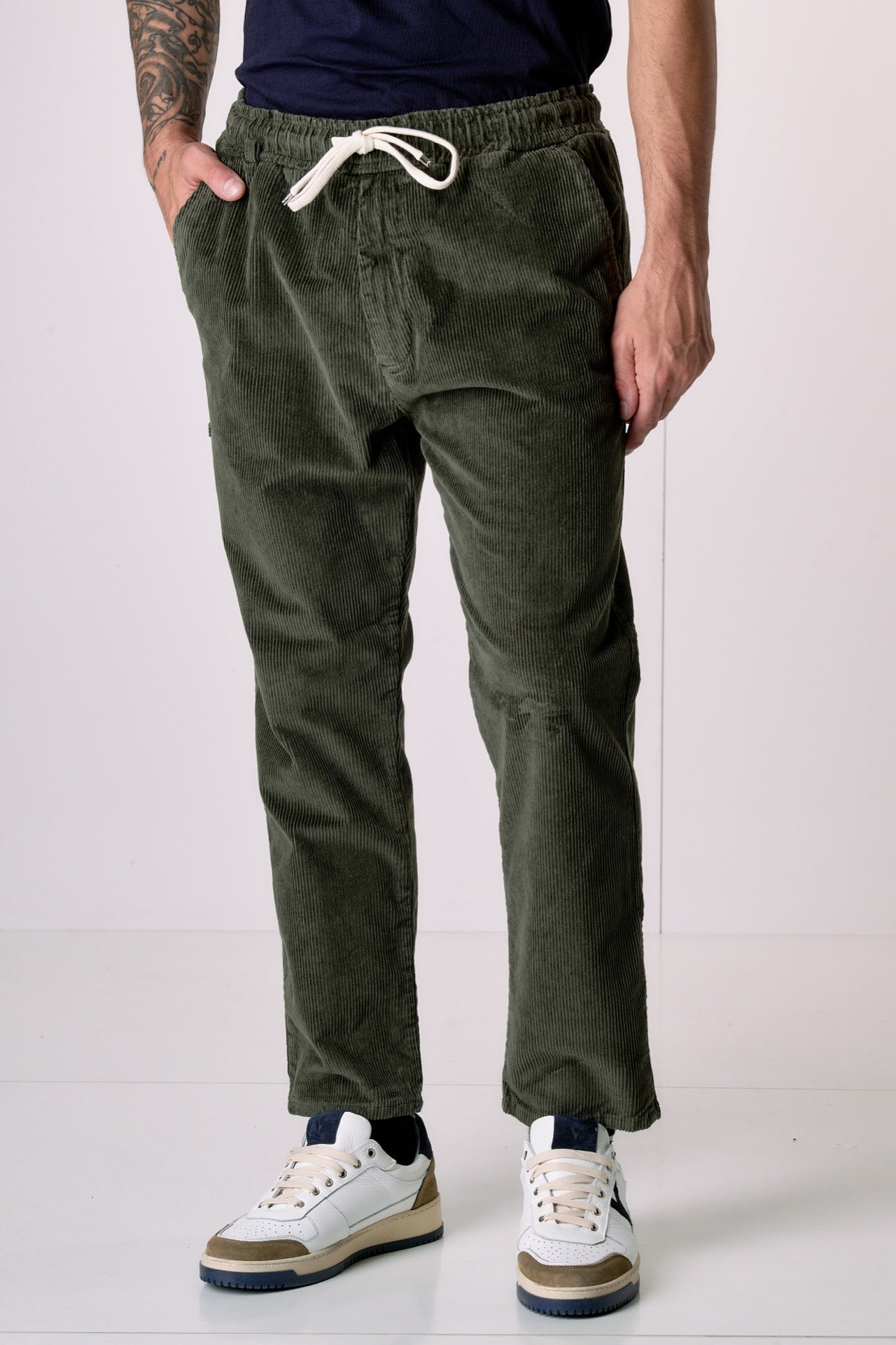 ALICANTE VELLUTO - Pantalone rocciatore in velluto Verde Militare