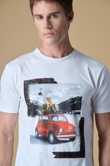 T-Shirt Bianca con stampa Macchina Vintage e inserti in tessuto V2