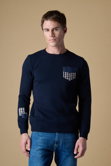 Maglione Girocollo Punto Stoffa Blu con Taschino e doppia Patch Ricamate in tessuto V2