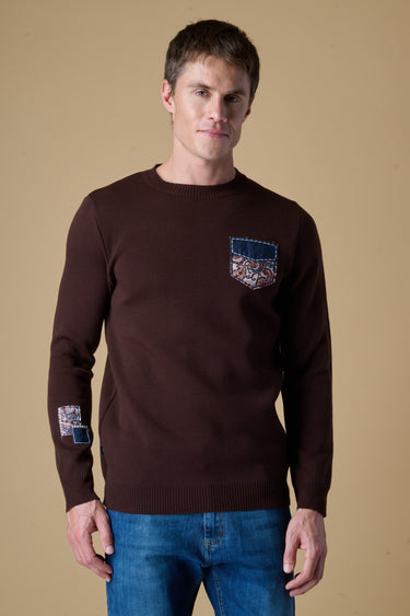 Maglione Girocollo Punto Stoffa Moro con Taschino e doppia Patch Ricamate in tessuto V2