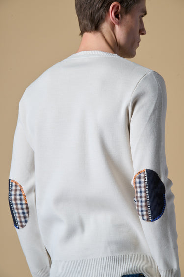 Maglione Girocollo Punto Stoffa Burro con Toppe Ricamate in doppio tessuto V2
