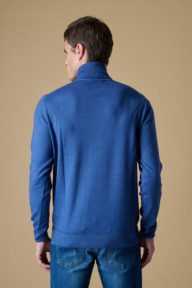 Maglione Dolcevita in 100% Extrafine Merino tinto capo Jeans