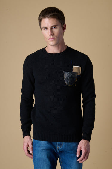 Maglione Girocollo Occhio di Pernice Nero con taschino ricamato in tessuto V2