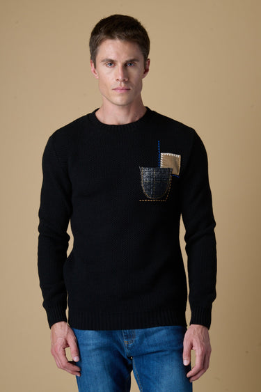 Maglione Girocollo Occhio di Pernice Nero con taschino ricamato in tessuto V2