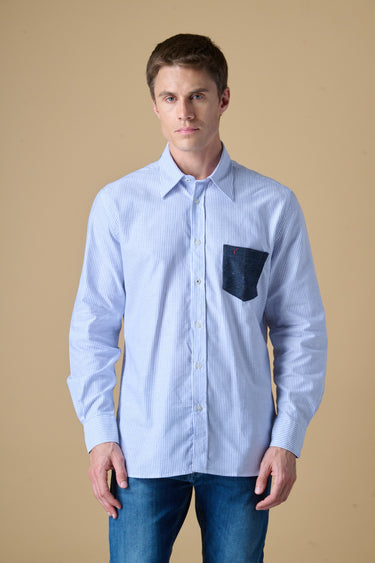 Camicia Oxford Rigata Blu con taschino e dettagli in tessuto V2
