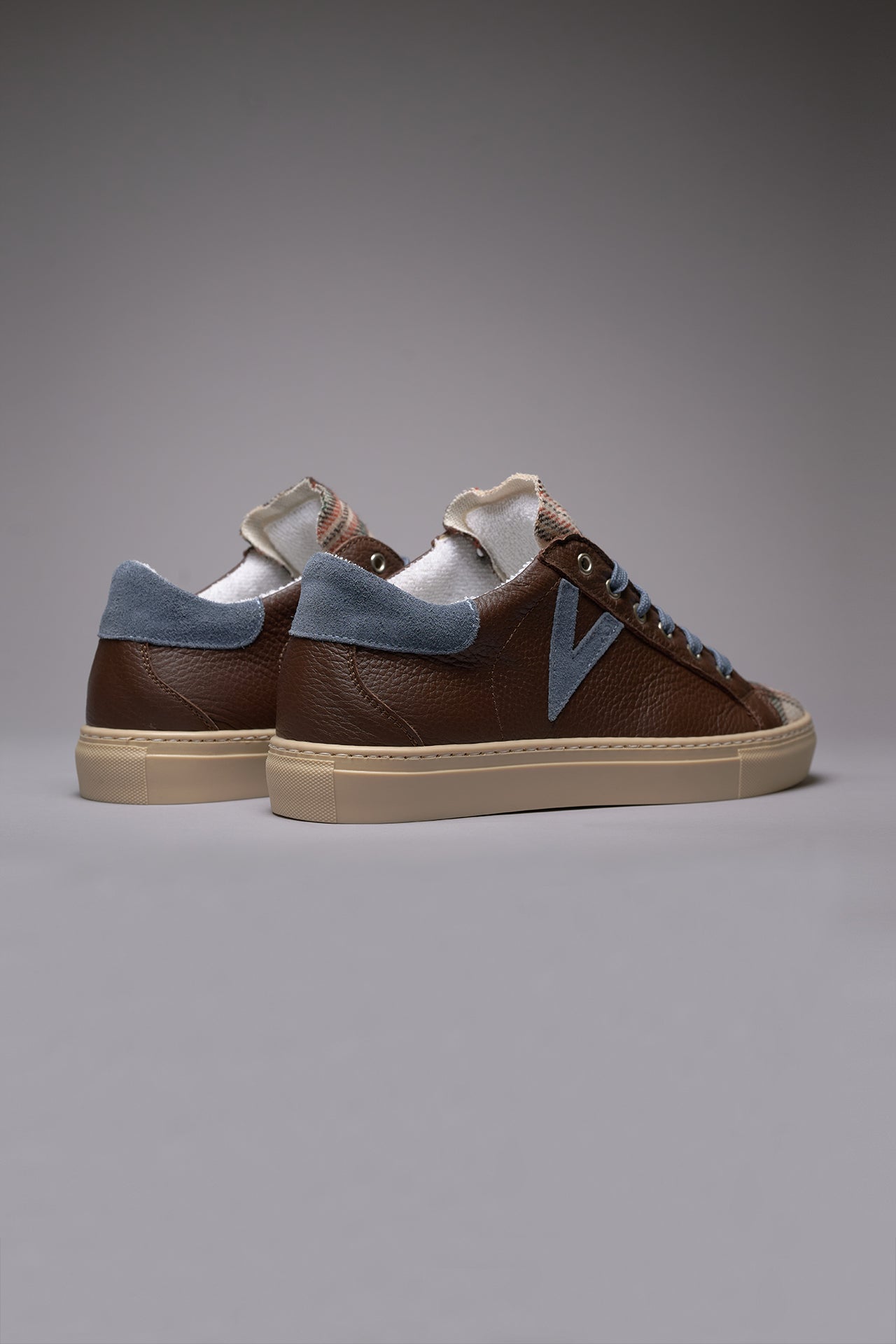 OLYMPIC - Low-top sneakers in dark brown hammered leather with a tartan tongue