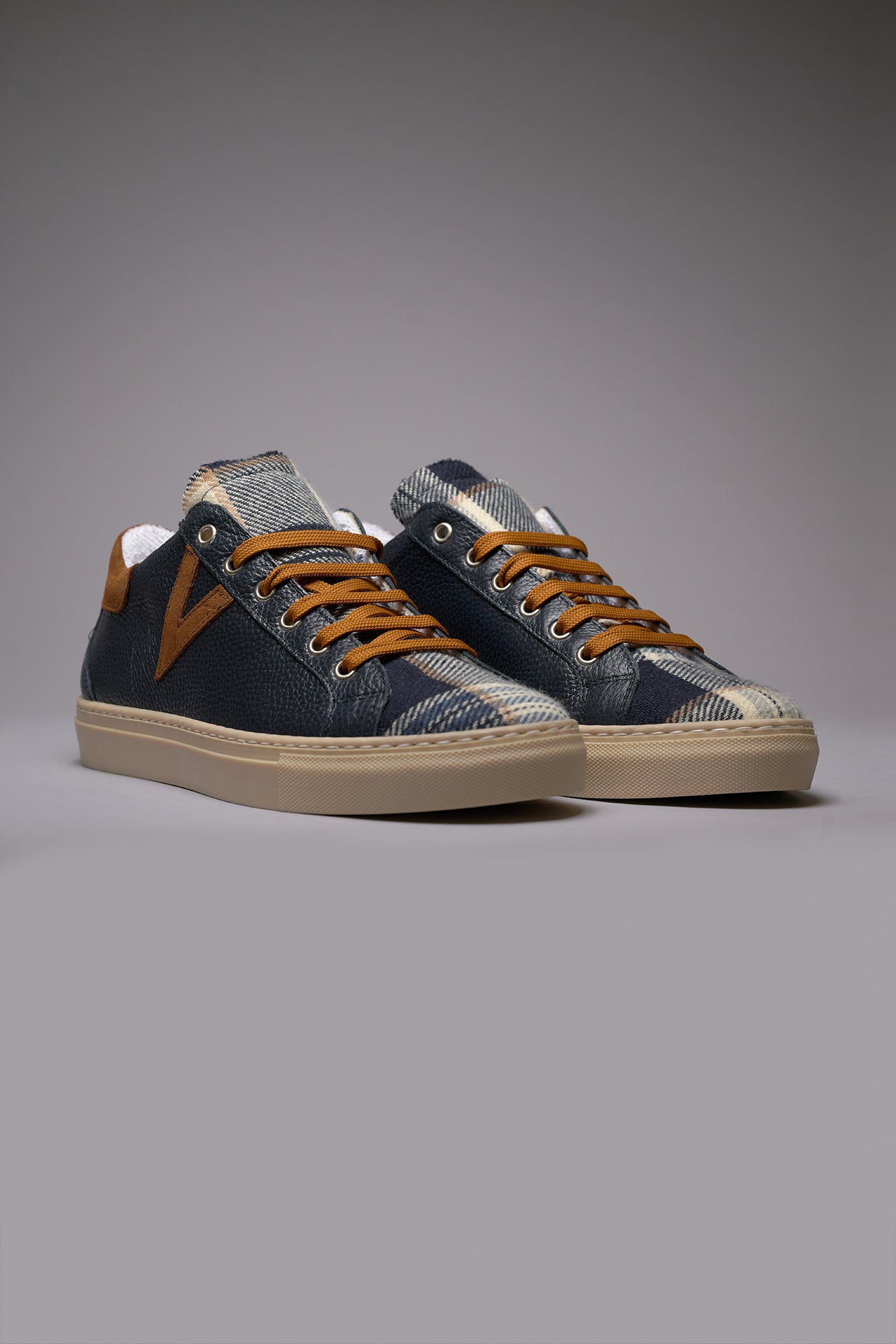 OLYMPIC - Low-top sneakers in blue hammered leather with tartan tongue