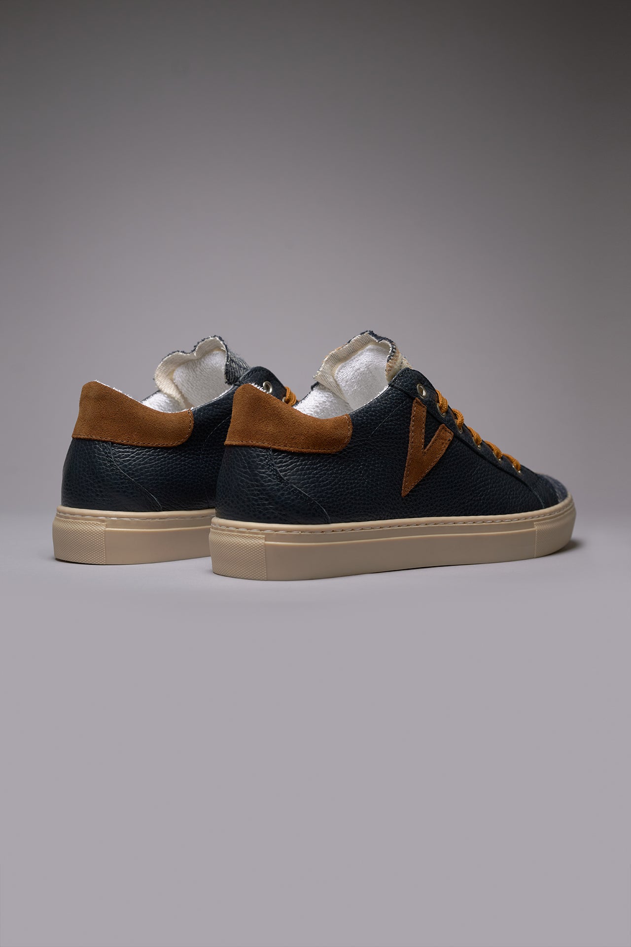 OLYMPIC - Low-top sneakers in blue hammered leather with tartan tongue