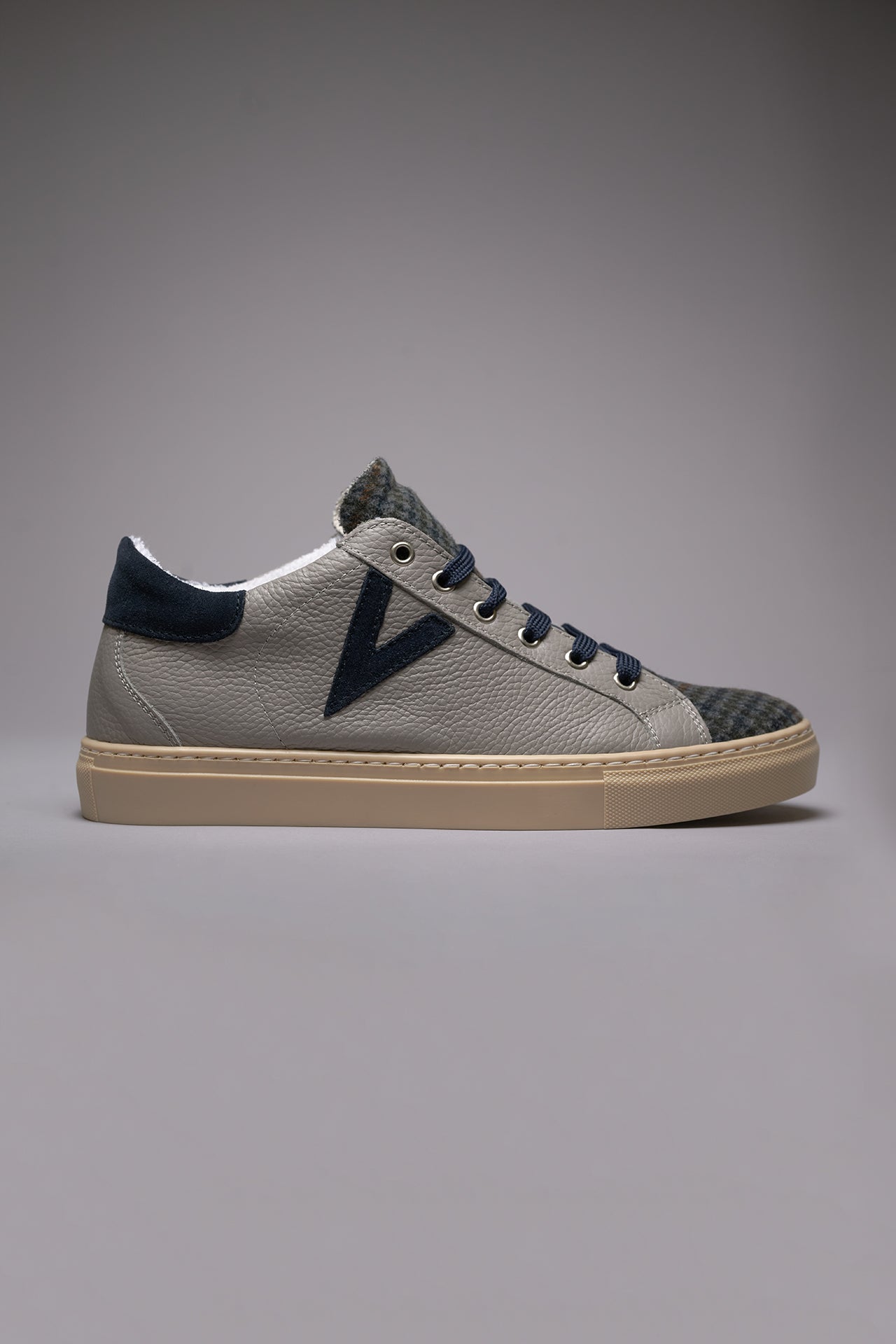 OLYMPIC - Low-top sneakers in grey hammered leather with houndstooth fabric tongue