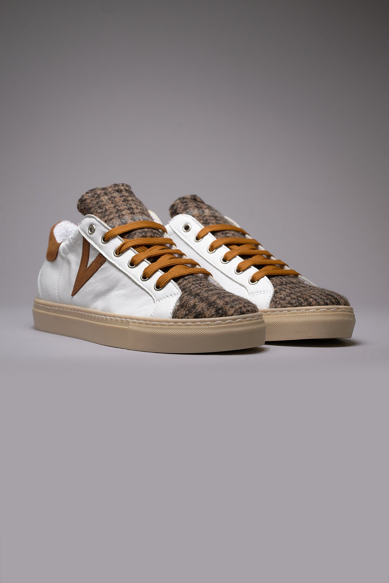 OLYMPIC - Low-top sneakers in white leather with Prince of Wales tongue