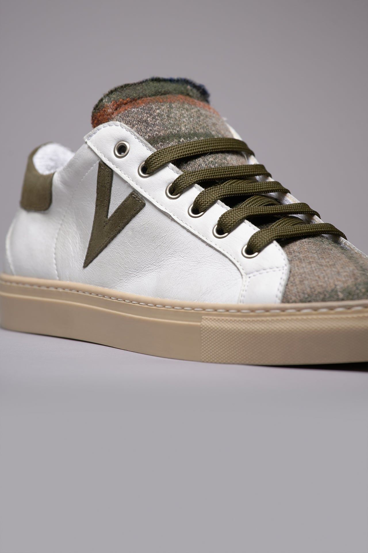 OLYMPIC - Low-top sneakers in white leather with fabric tongue
