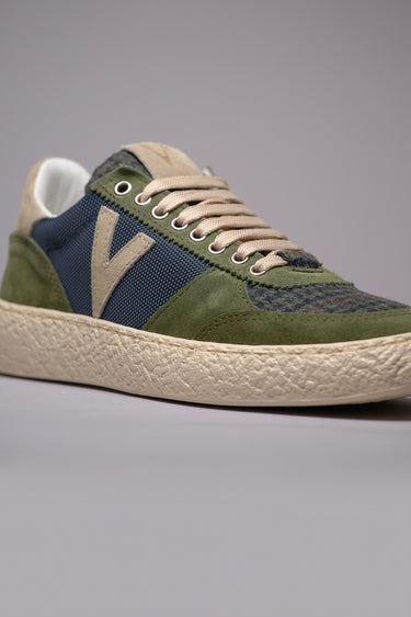 ATENA - Sneakers a suola bassa in pelle scamosciata Verde Militare con inserti in tessuto V2