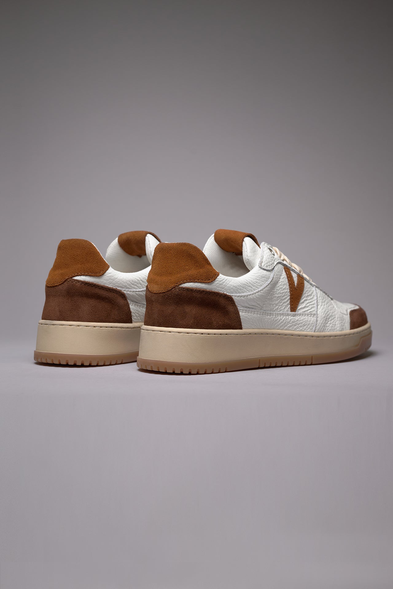 COLLEGE - Sneakers Bianca con inserti e suola Bicolor Cuoio e Moro