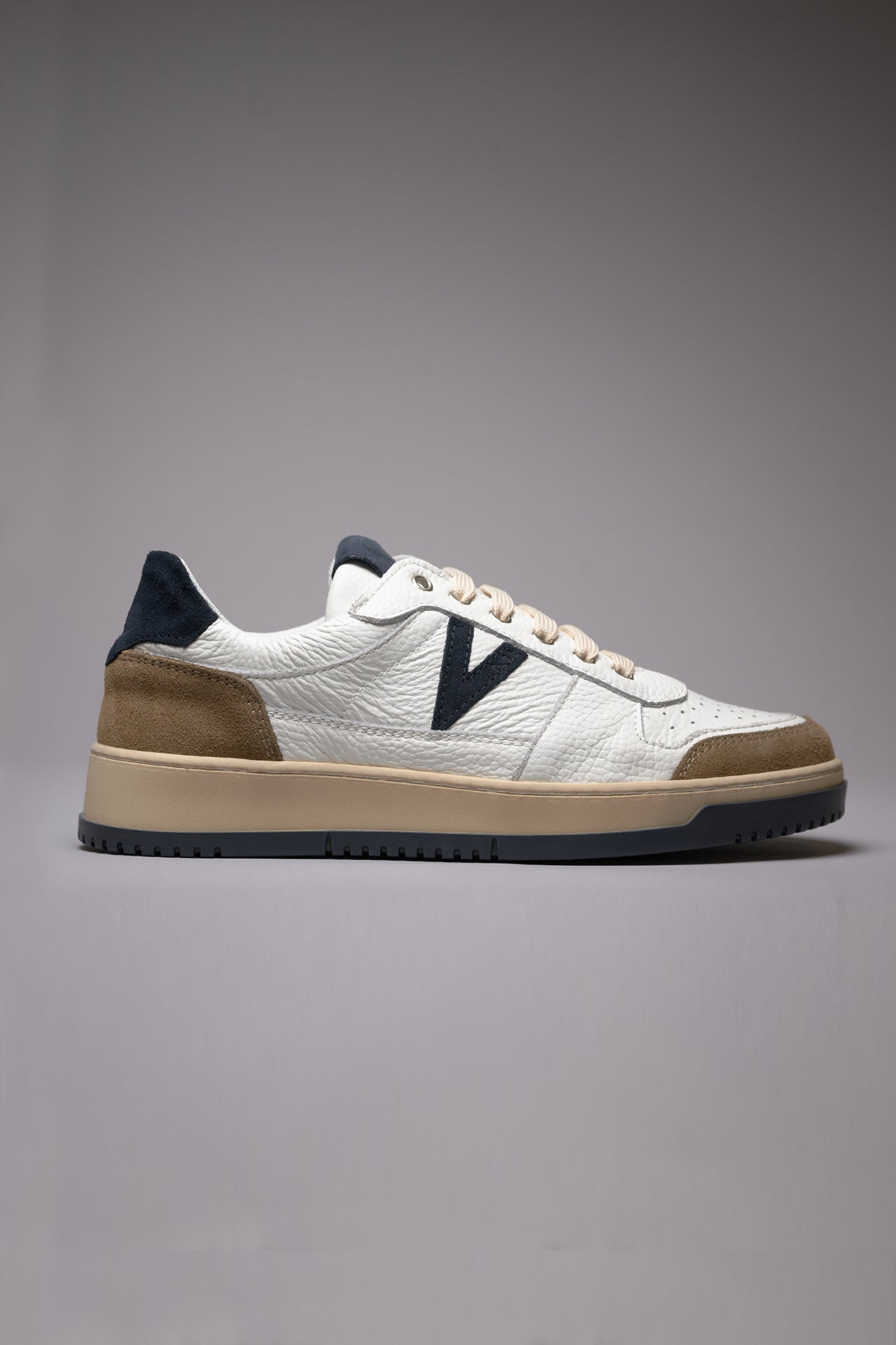 COLLEGE - Sneakers Bianca con inserti e suola Bicolor Blu e Sabbia