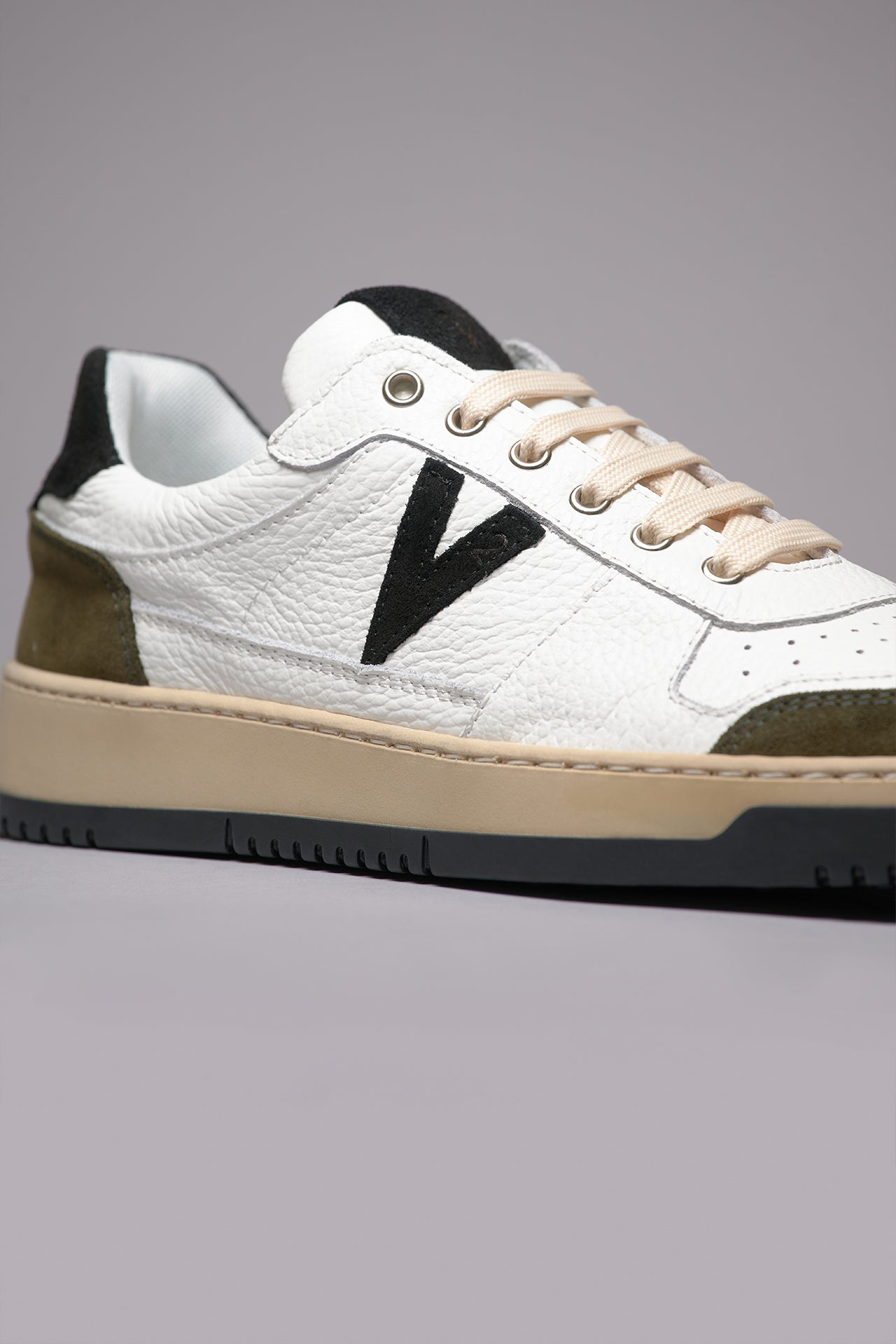 COLLEGE - Sneakers Bianca con inserti e suola Bicolor Nero e Verde Militare