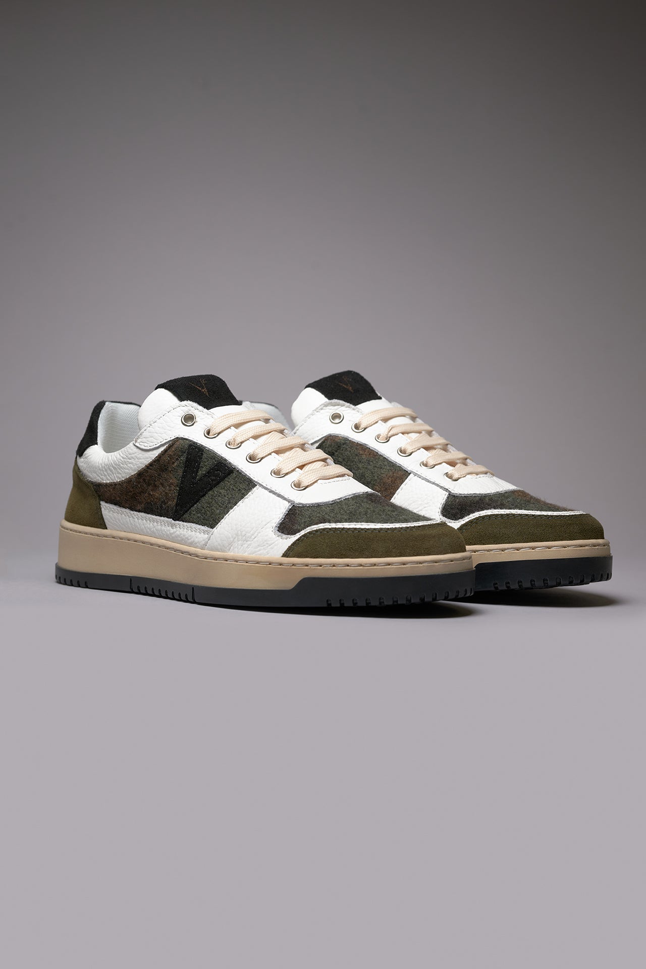 COLLEGE - Sneakers Bicolor Nero e Verde Militare con inserti in tessuto V2
