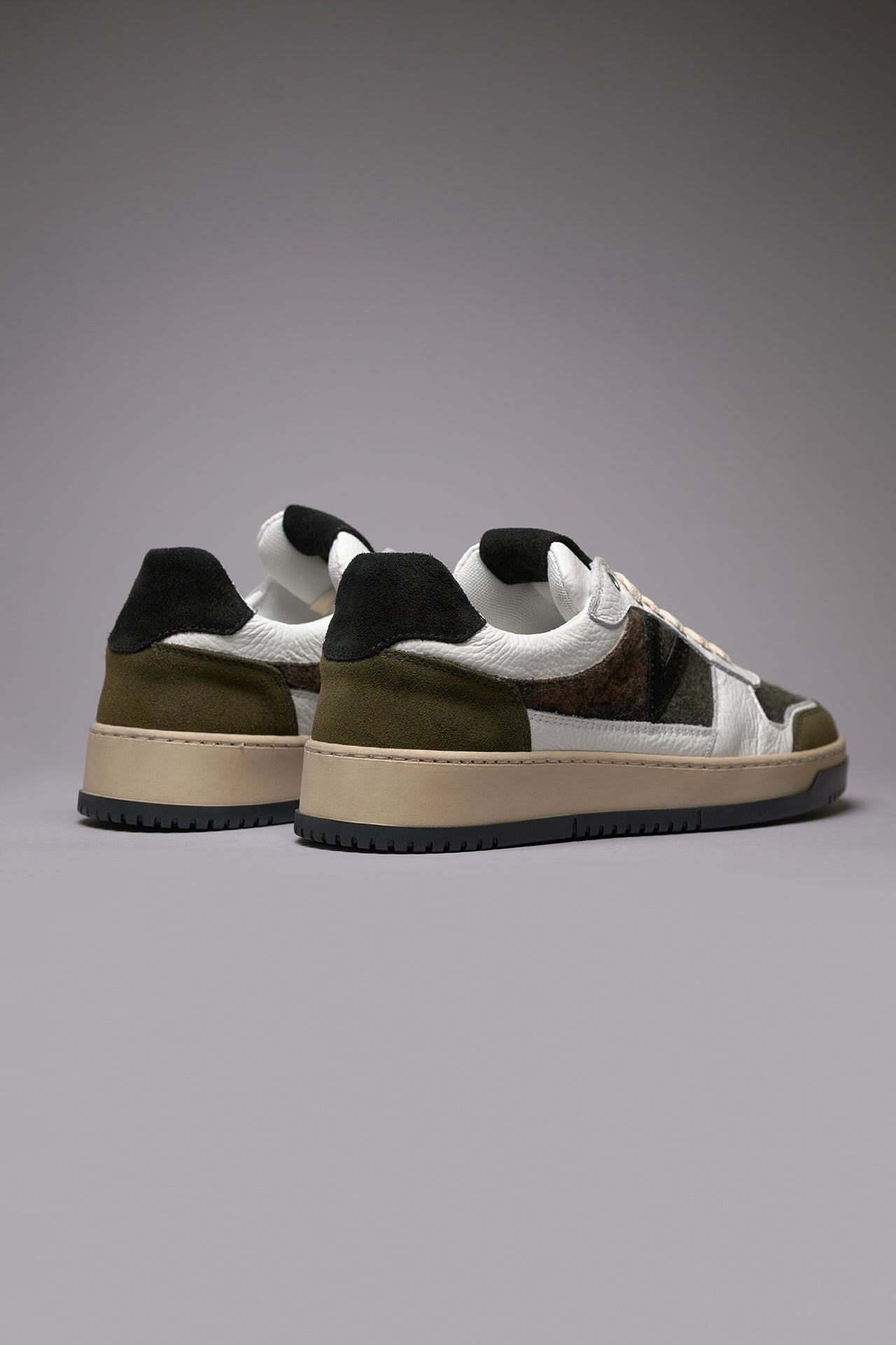 COLLEGE - Sneakers Bicolor Nero e Verde Militare con inserti in tessuto V2