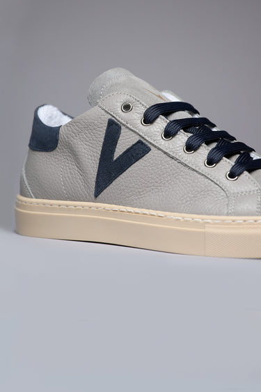 OLYMPIC - Low-top sneakers in grey hammered leather with blue back and insert