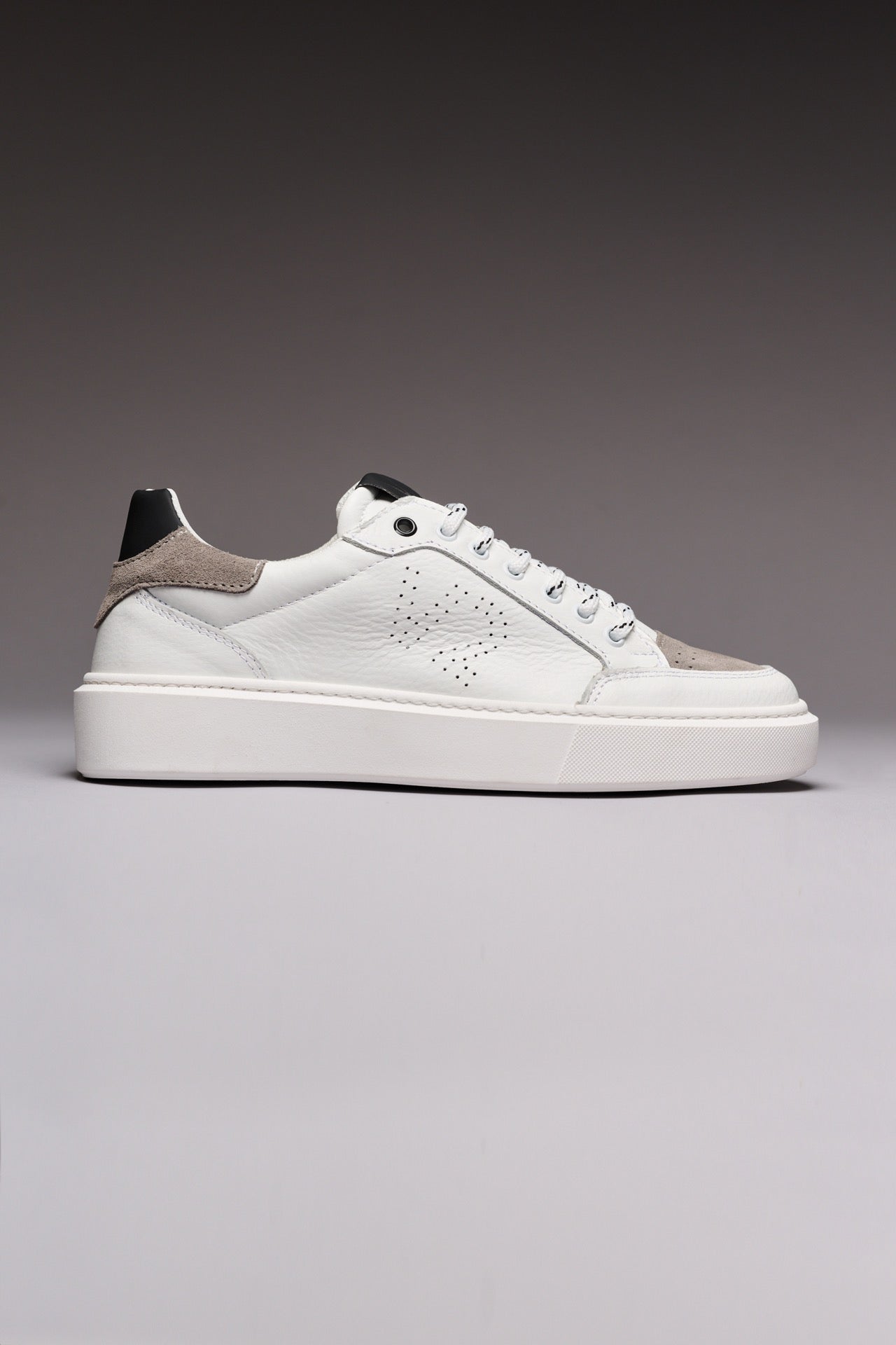 ICONIC - Hammered leather sneakers with black back and Tech laces