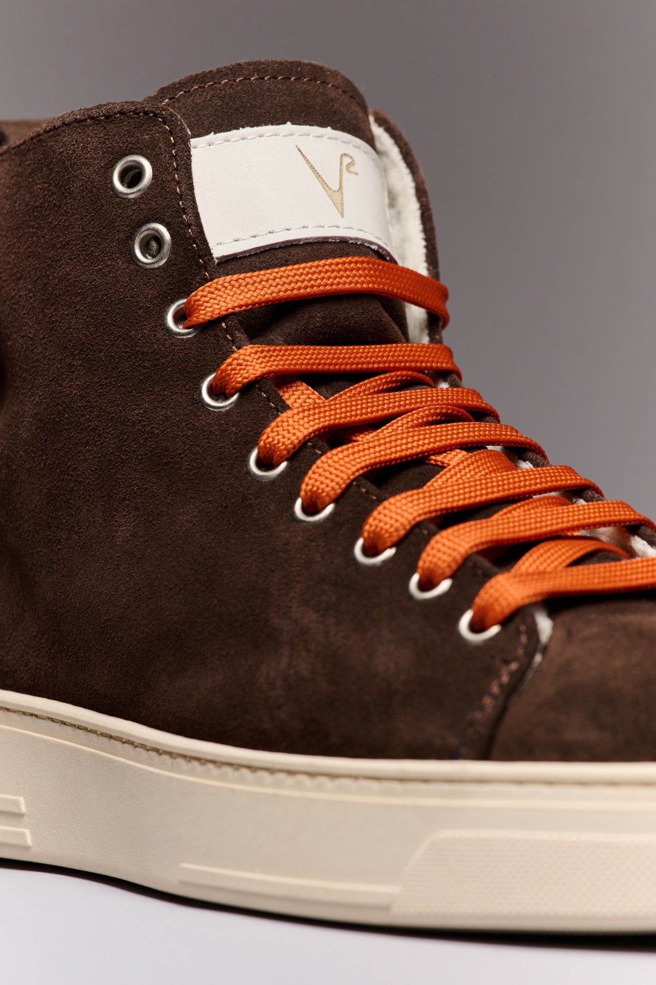 TEDDY - Brown suede ankle boot with orange laces