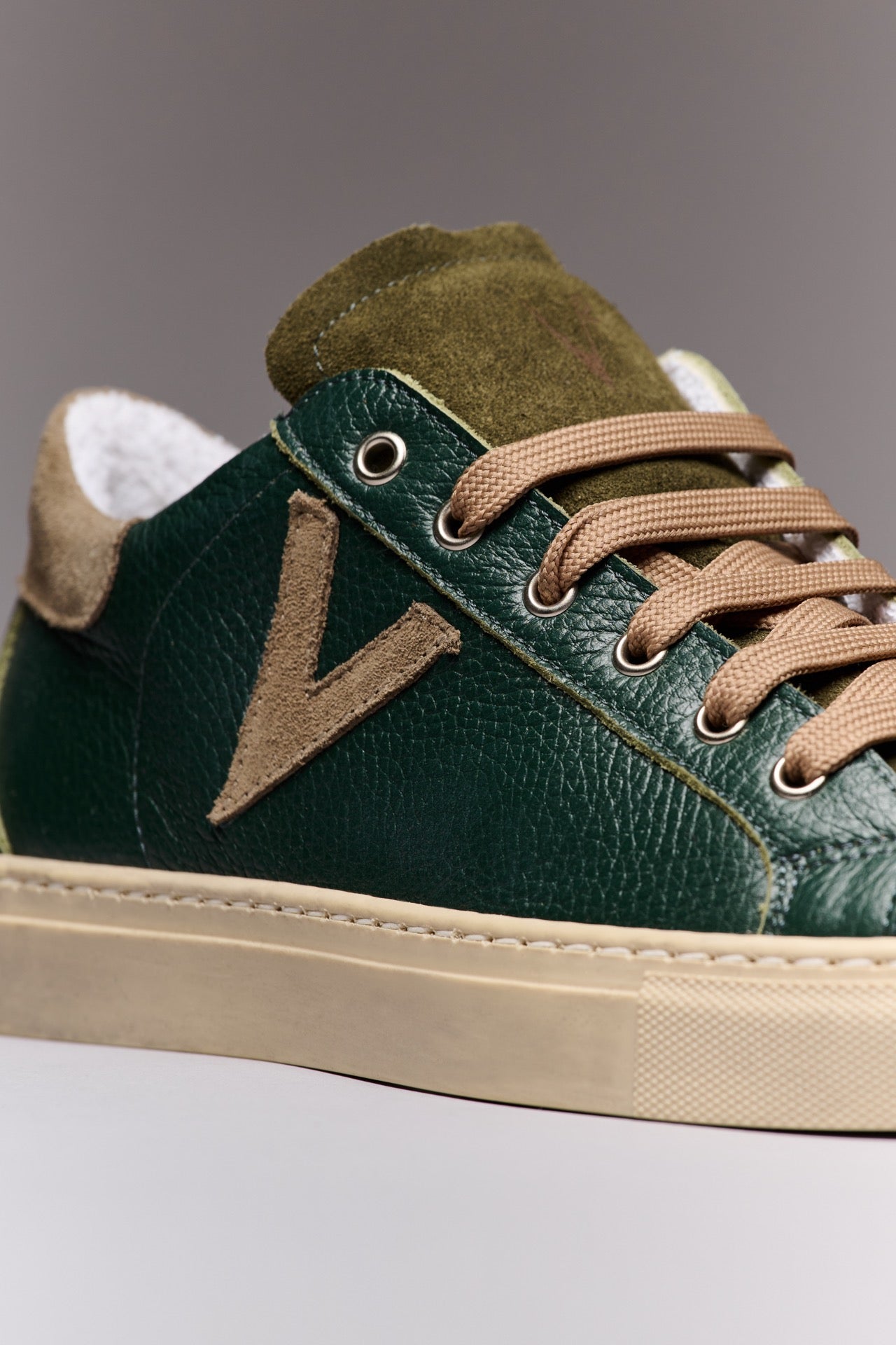 OLYMPIC - Green hammered leather low sole sneakers with Moro back and insert