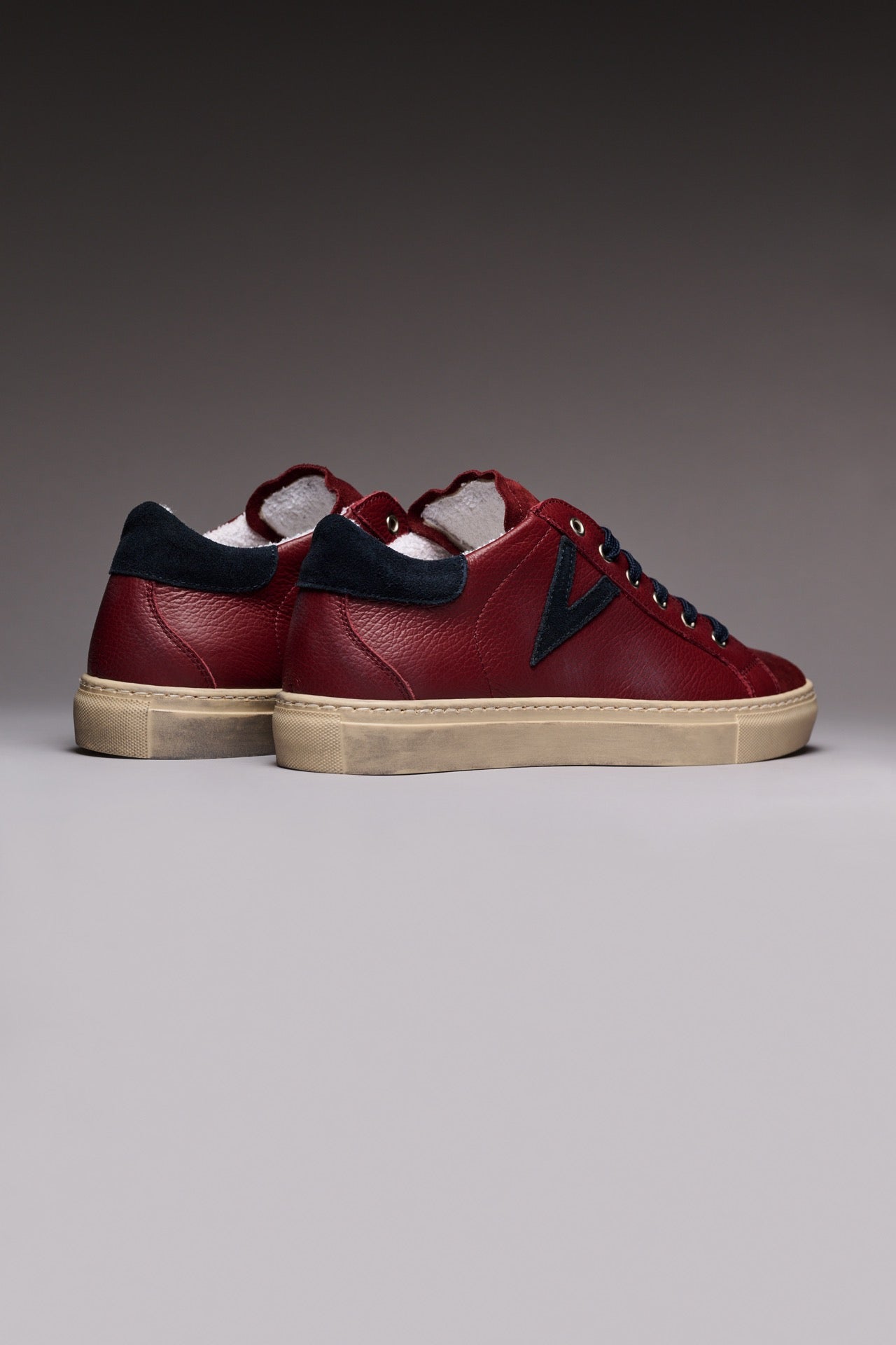 OLYMPIC - Low-soled sneakers in Bordeaux hammered leather with Blue back and insert