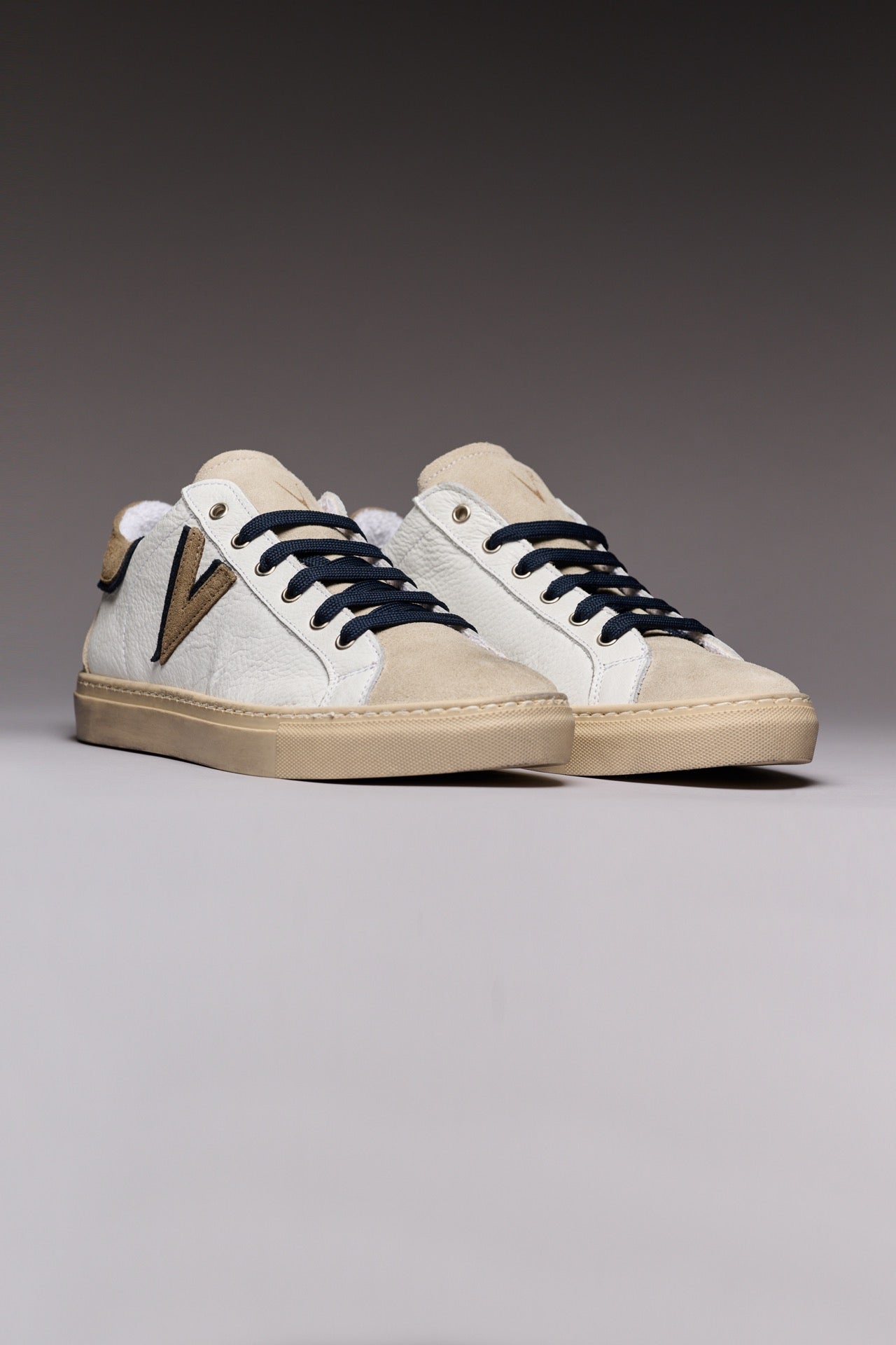 OLYMPIC V - Low-soled sneakers in hammered leather with two-tone dove grey and blue insert and back