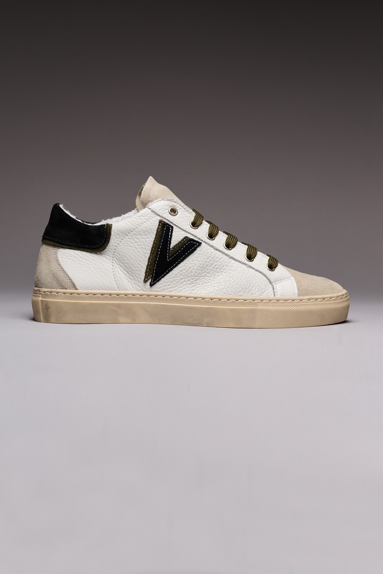 OLYMPIC V - Low-soled sneakers in hammered leather with two-tone insert and back in Black and Military Green