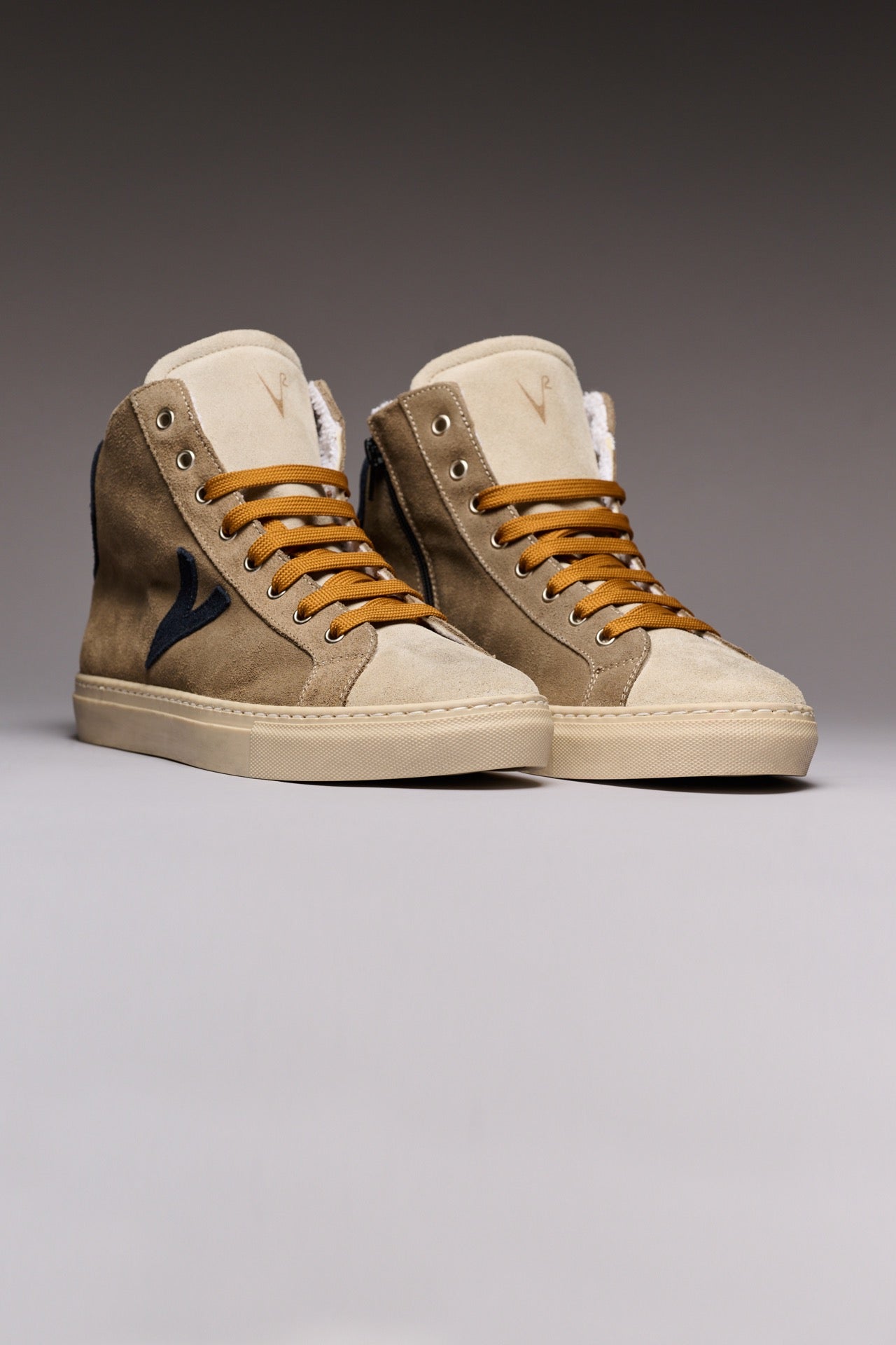 OLYMPIC MID- High-top sneakers in dove grey with blue back and insert