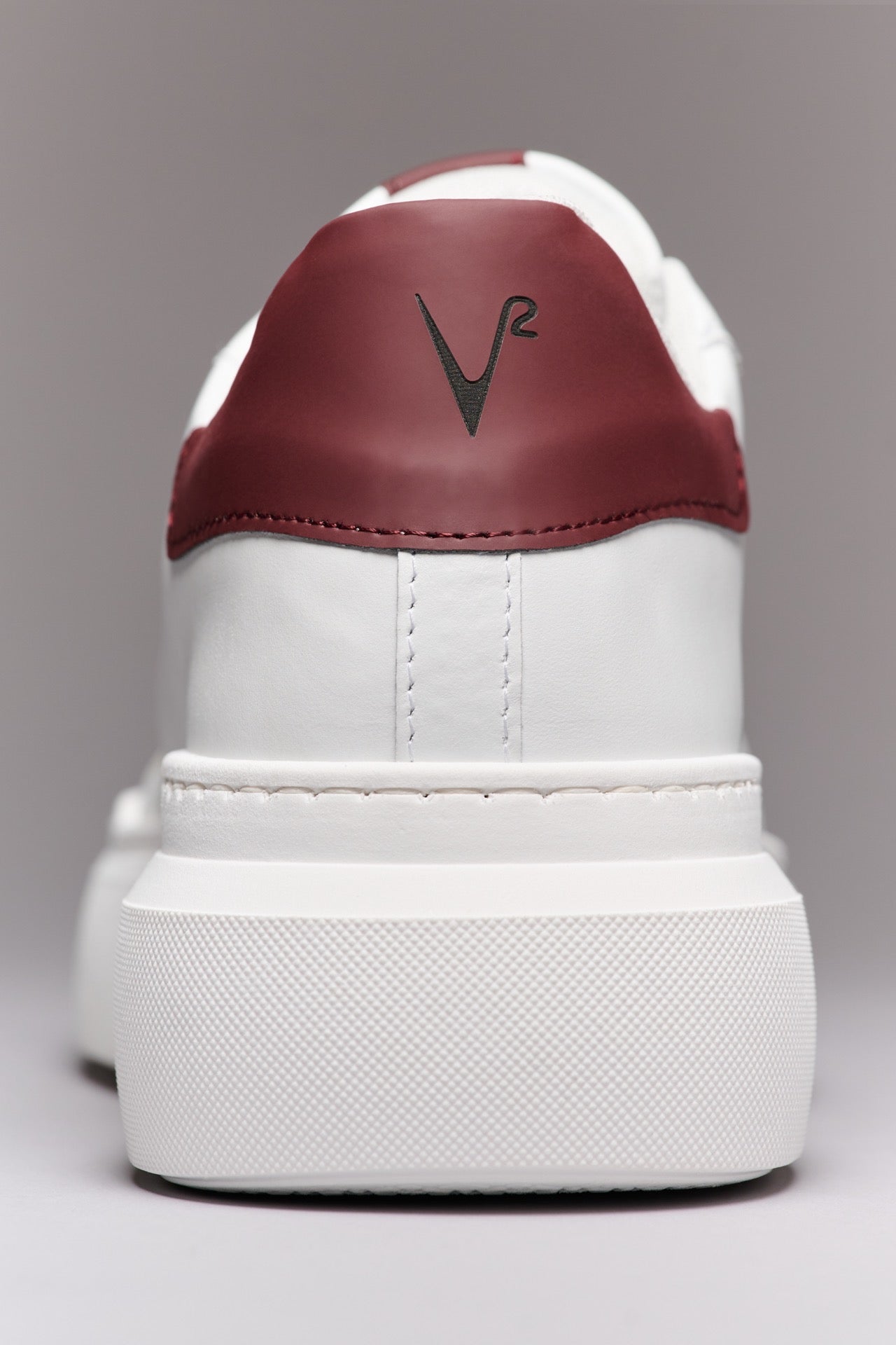 VEGA - White high-sole sneakers with Bordeaux back