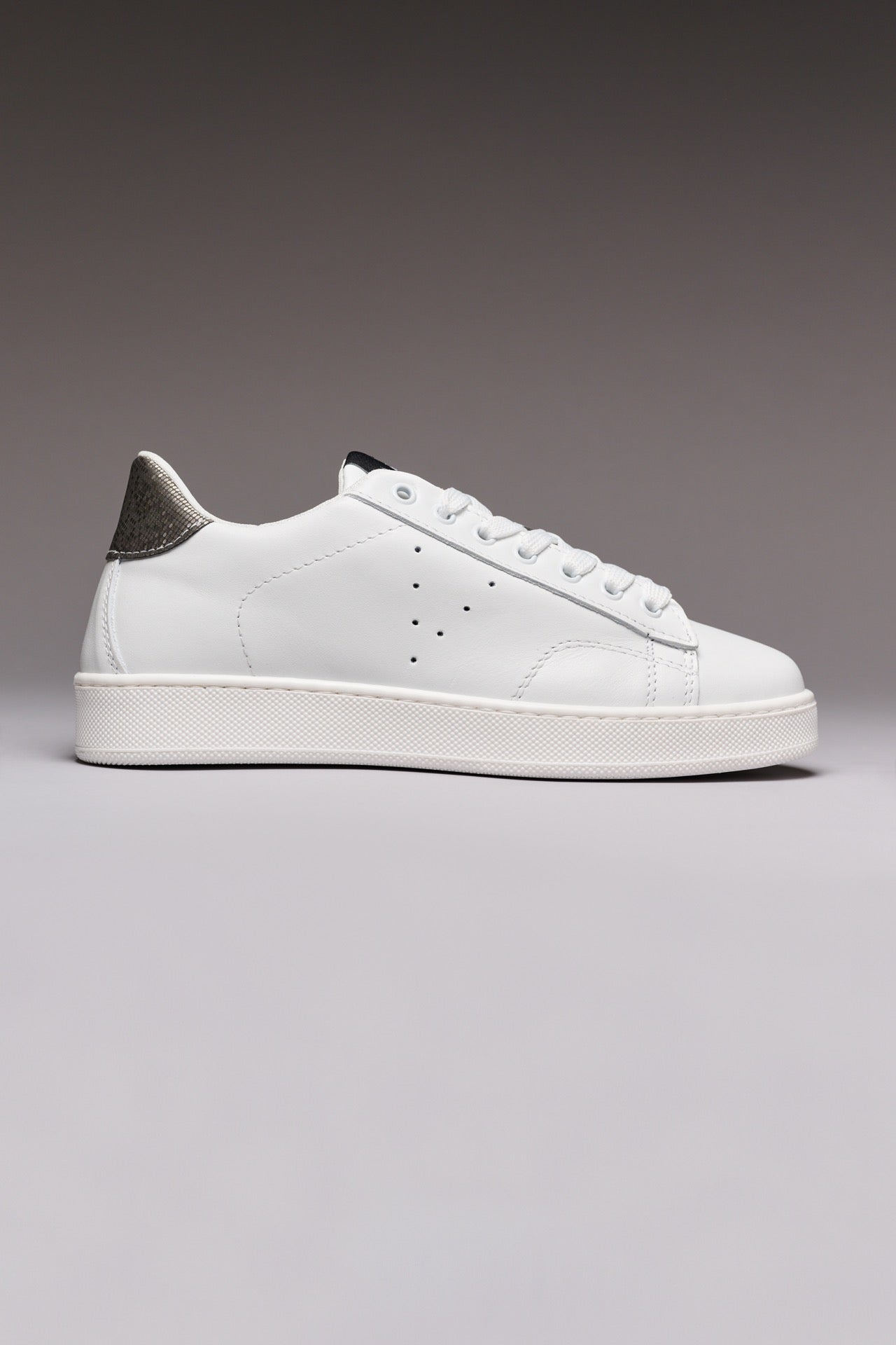 SIERRA - White Low-Top Sneakers with Silver Pixel Back