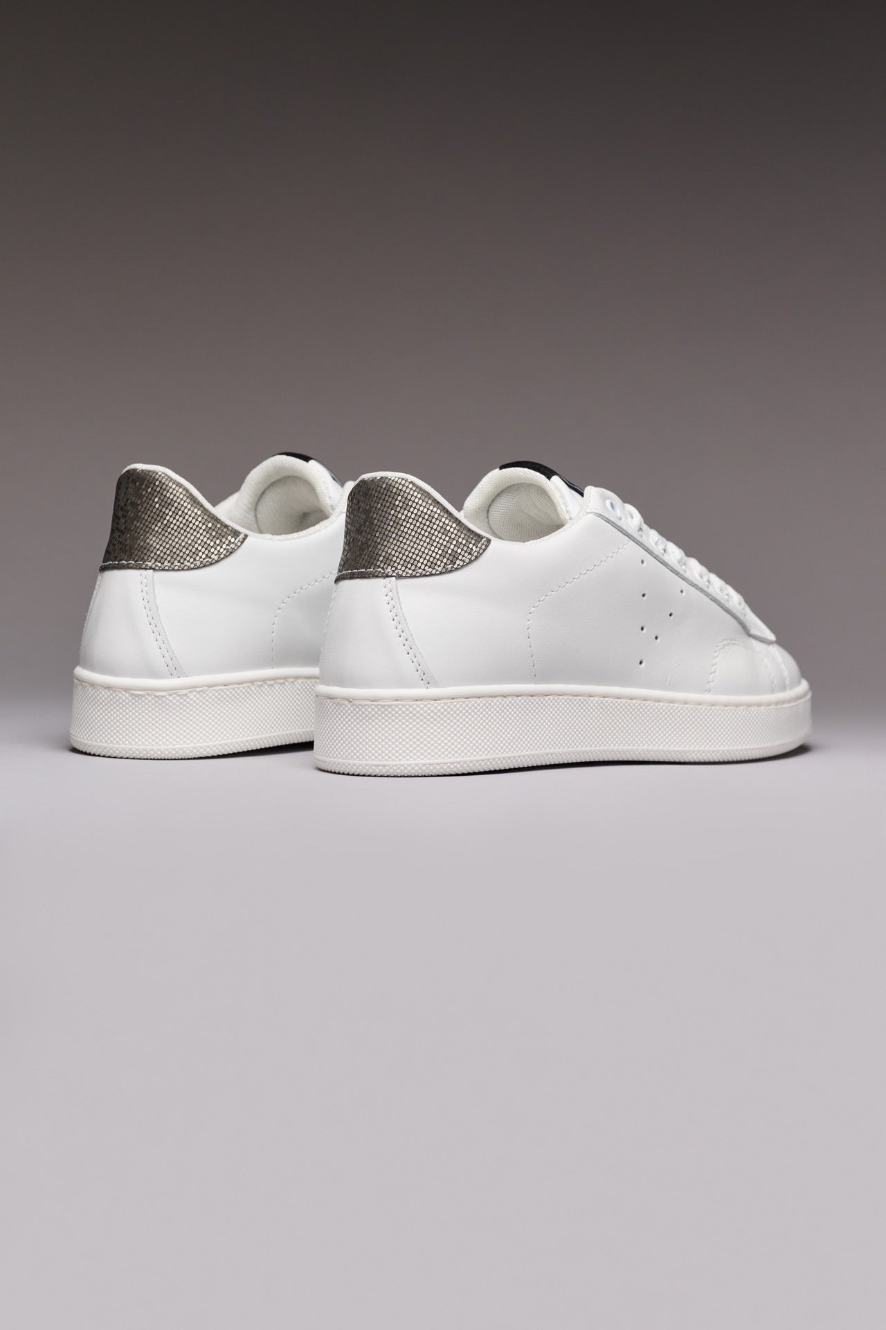 SIERRA - White Low-Top Sneakers with Silver Pixel Back