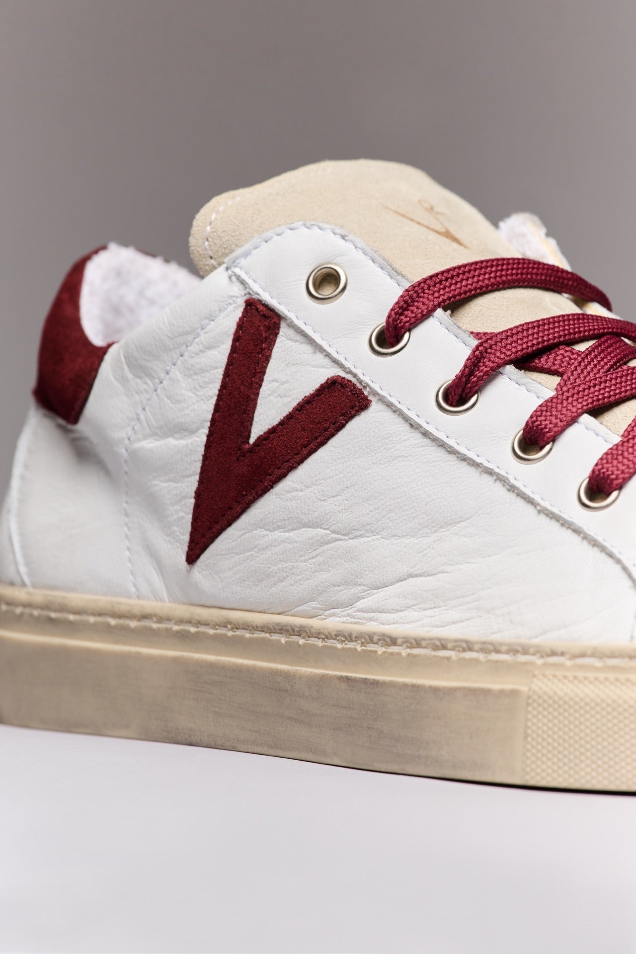 OLYMPIC - White low-top sneakers with Bordeaux suede back and insert