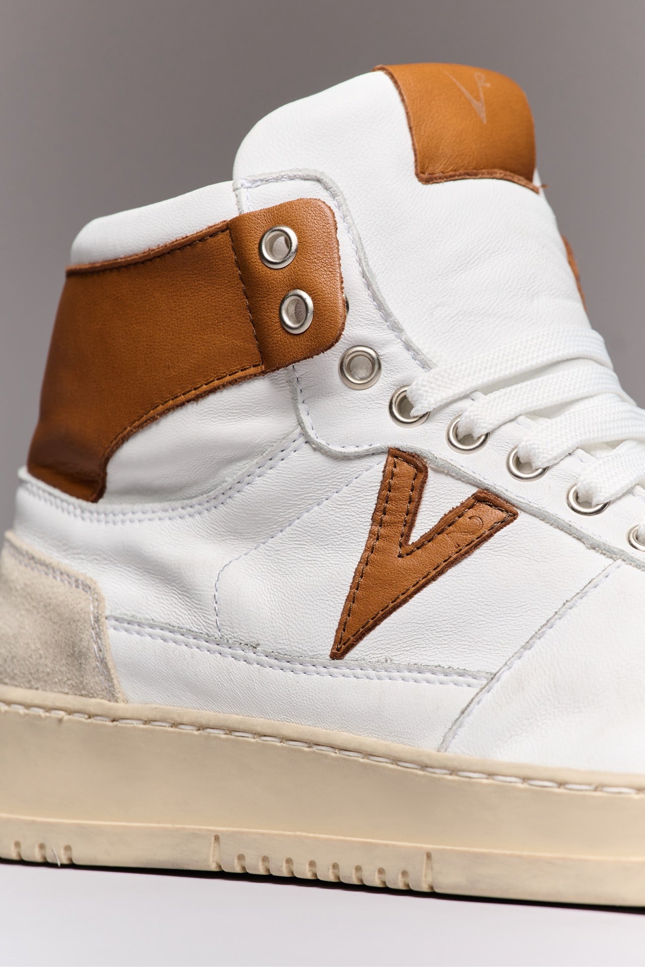 COLLEGE HIGH - High Sneakers with Leather Back and Insert