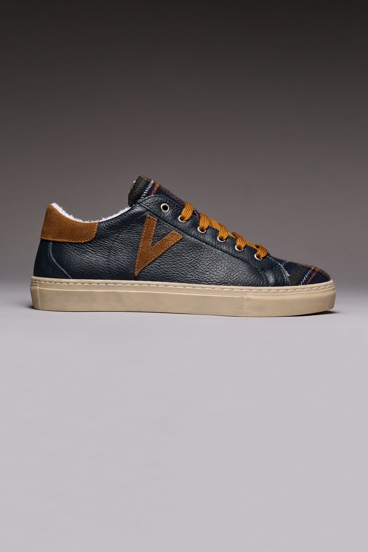 OLYMPIC - Low-top sneakers in hammered leather Blue with Scottish fabric tongue Blue