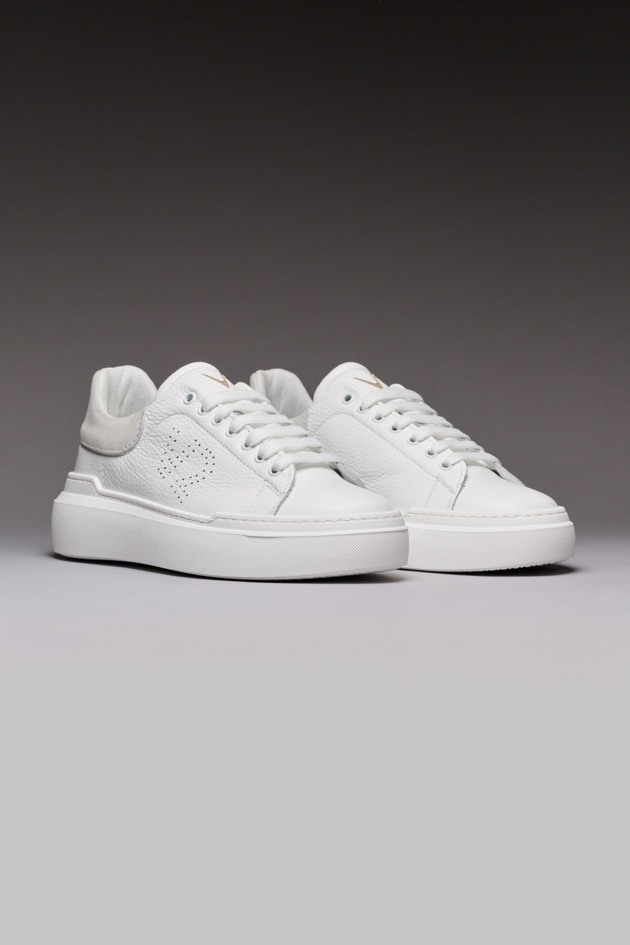 HAMMER - High-soled sneakers in hammered leather with suede back and laces White