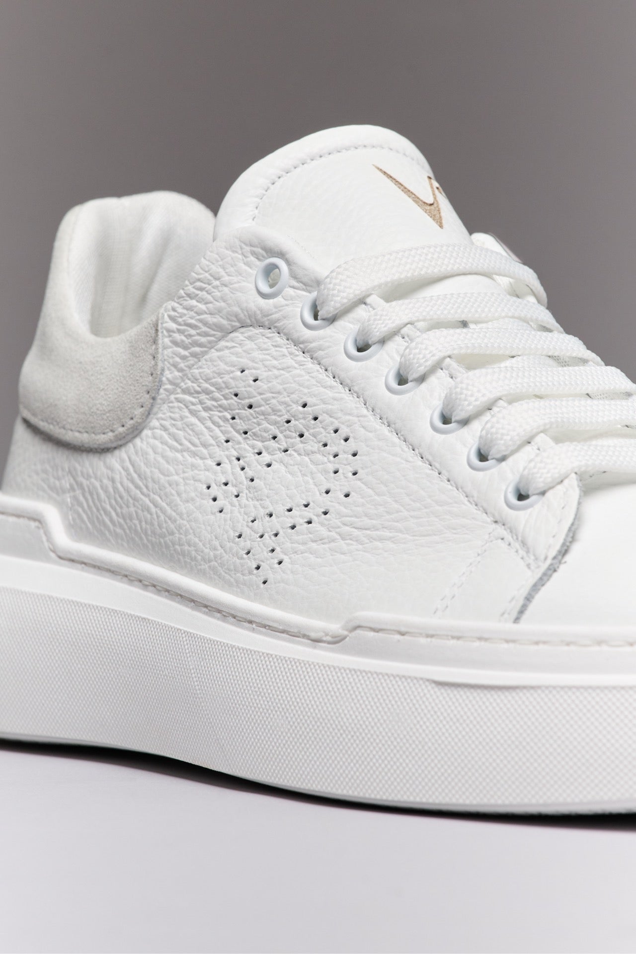 HAMMER - High-soled sneakers in hammered leather with suede back and laces White