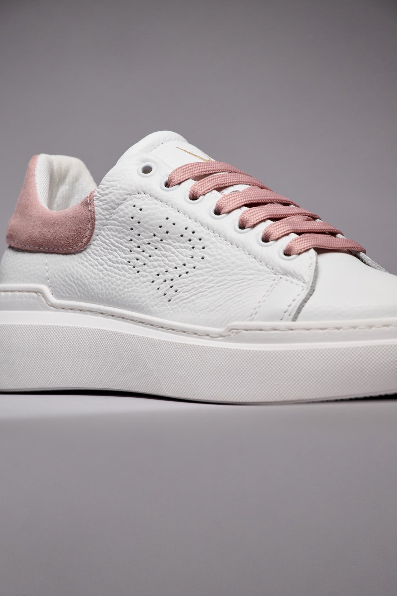 HAMMER - Sneakers a suola alta in pelle martellata con retro scamosciato e lacci Rosa Cipria