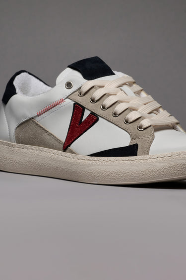 PABLITO - Sneakers con inserti Blu Sabbia e Rosso e Ricami