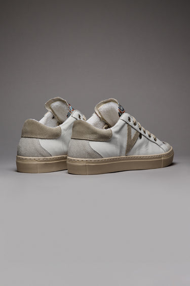 OLYMPIC - Sneakers a suola bassa in pelle Bianca retro e inserto Sabbia con linguetta in tessuto Cachemire Panna
