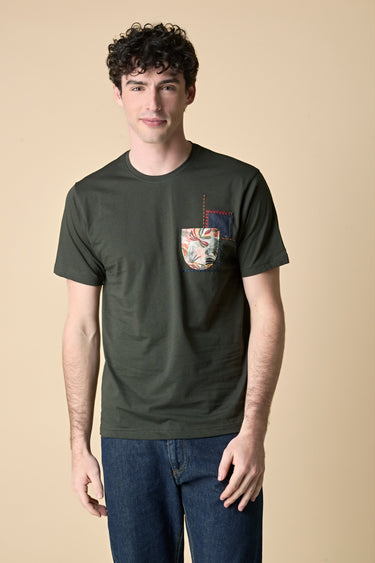 T-Shirt Verde Militare con Taschino e Patch ricamato in tessuto V2