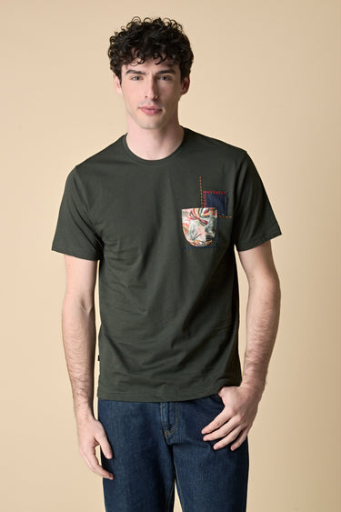 T-Shirt Verde Militare con Taschino e Patch ricamato in tessuto V2