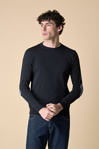 Blue sweater with embroidered fabric patches V2