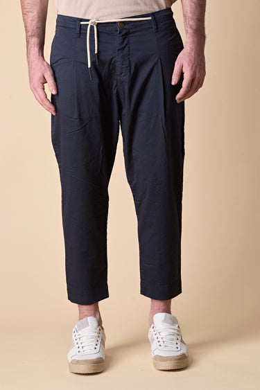 LISBONA - Chino in cotone elasticizzato Blu con pence, laccetti frontali e salpa in tessuto V2