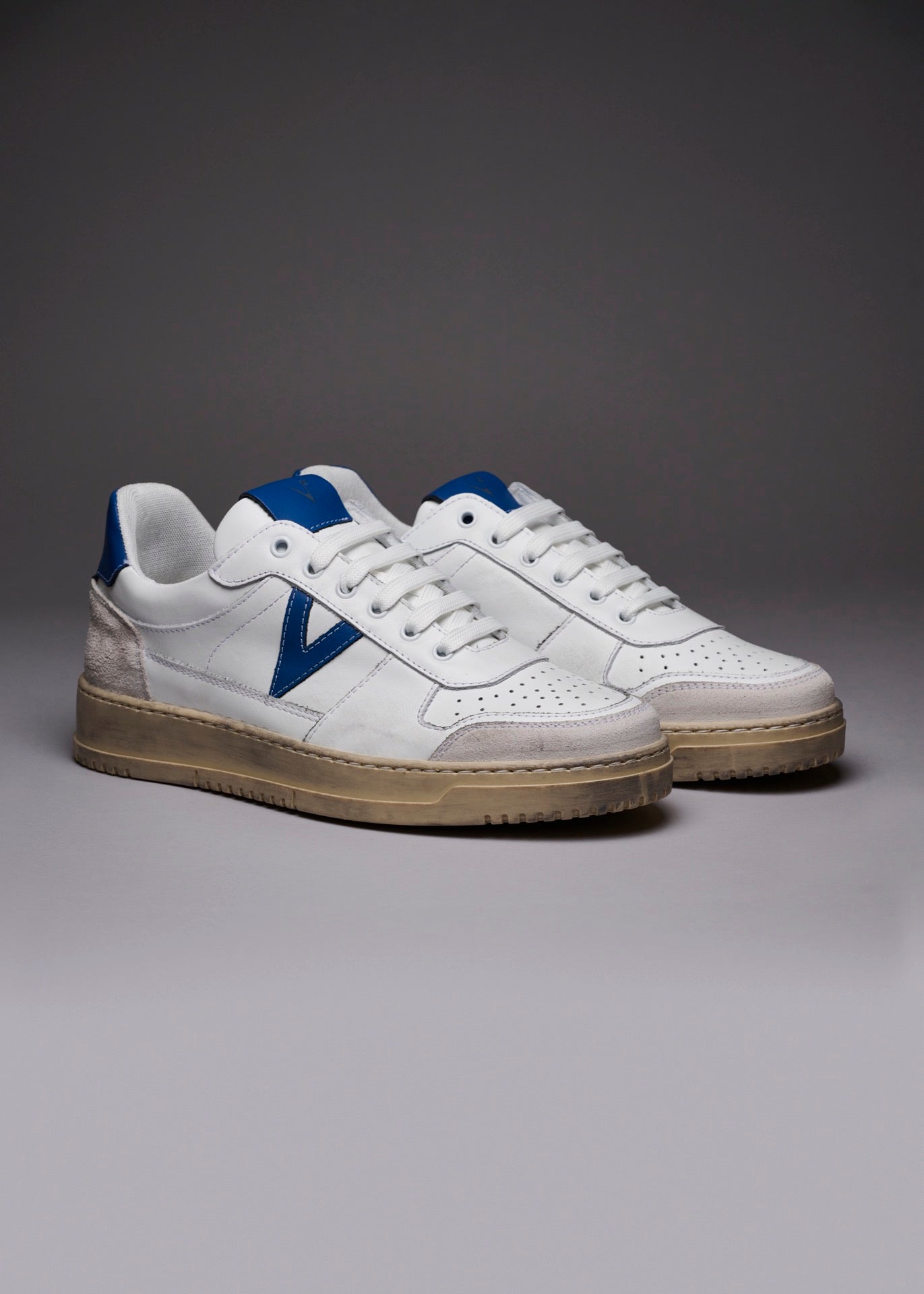 COLLEGE - White sneakers with Royal Blue back and insert
