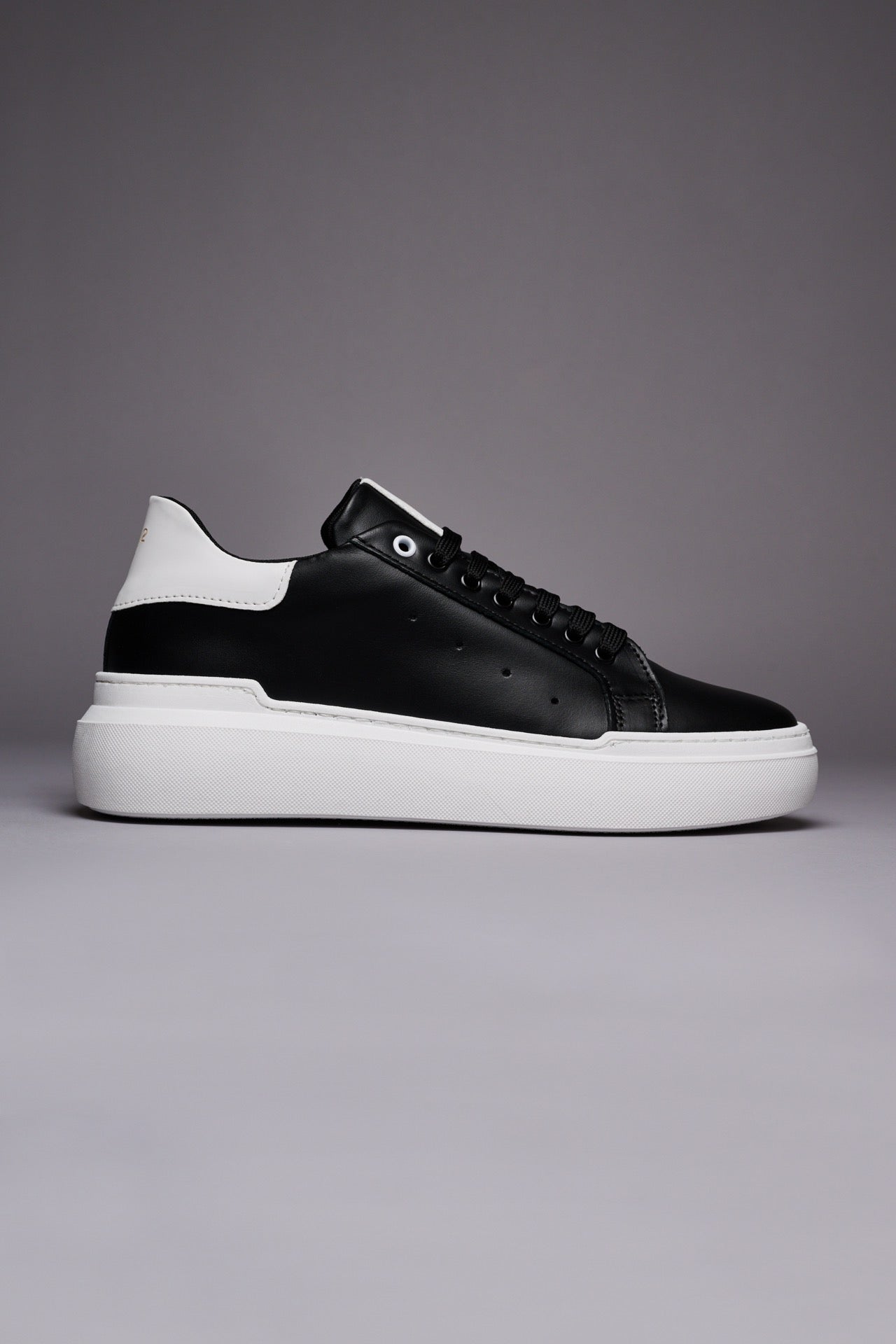 VEGA - White retro black high sole sneakers